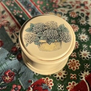 Barlow Hydrangea Box